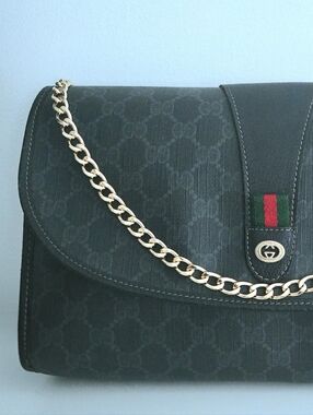 Authentic Gucci GG Monogram Clutch Crossbody Black Gold Chain Clutch Vintage